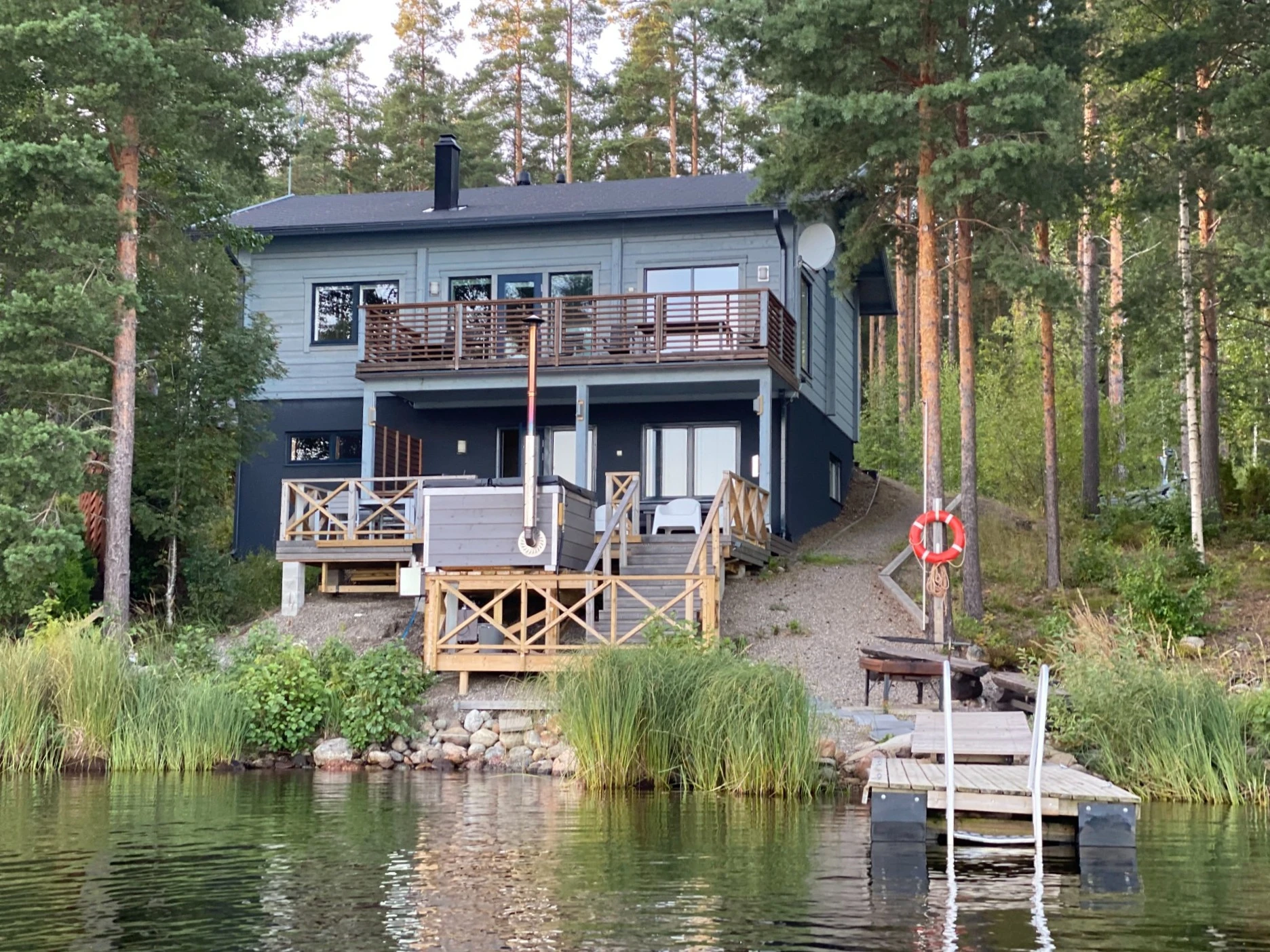 Villa Paapuuri on the shores of Lake Päijänne